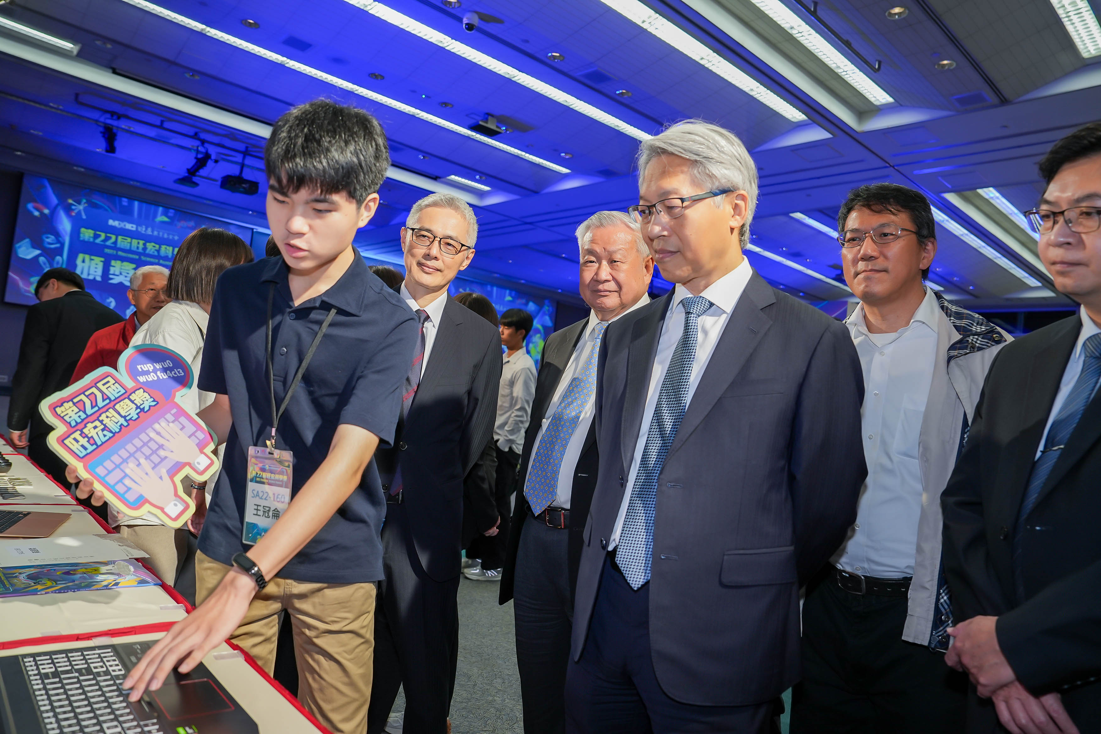 向來賓解說作品